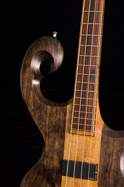 Scroll of the custom bass guitar