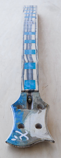 Xylem bass neck with resin-stabilized topwood on headstock