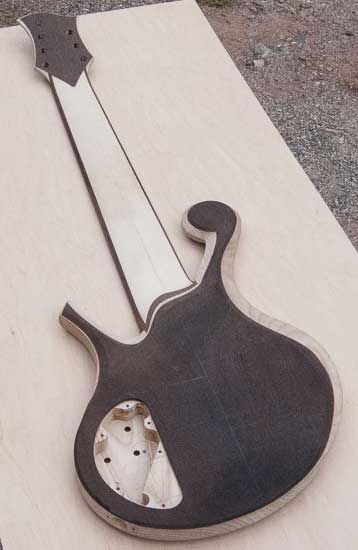 7-string custom bass made of ash and wenge